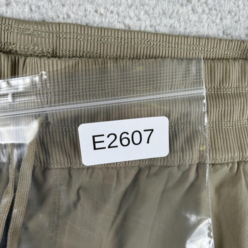 The North Face Shorts Womens Size Medium Beige Quick Dry Hiking Athletic 4" - Picture 15 of 15